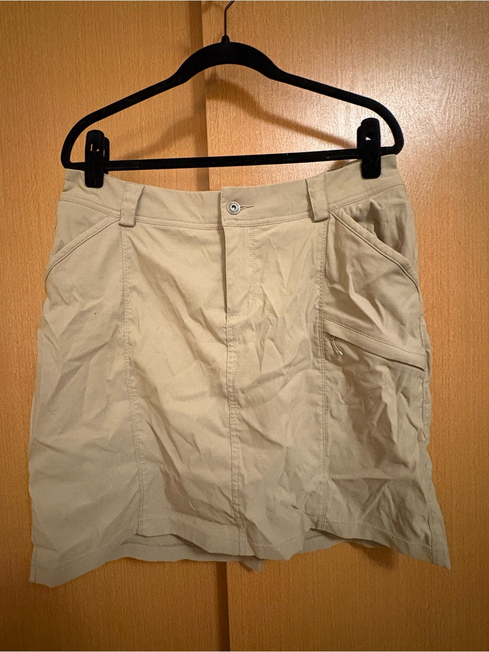 Duluth Trading Co Tan Utility Skort with Zip Pocket and Belt Loops